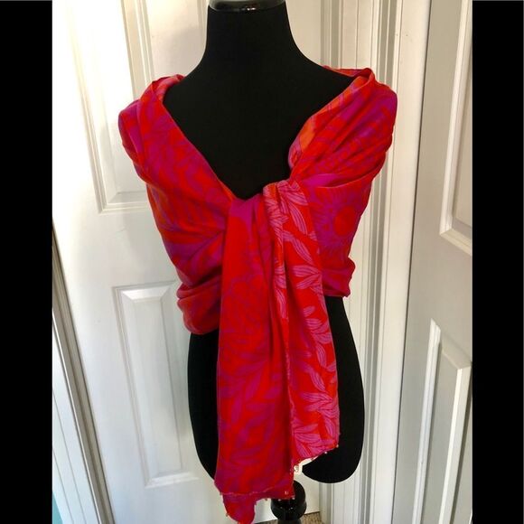 Beautiful wrap by Coldwater Creek - Picture 1 of 2